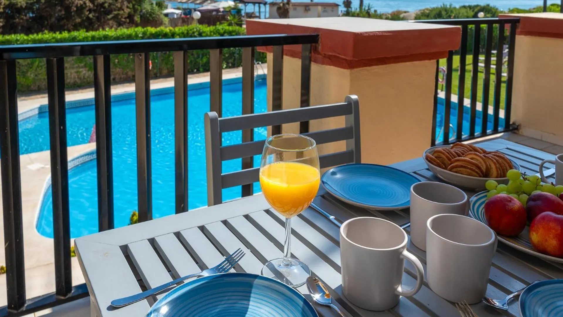 Oleholidays 1111 Romana Playa Vistas Al Mar Marbella 0*,  Spain